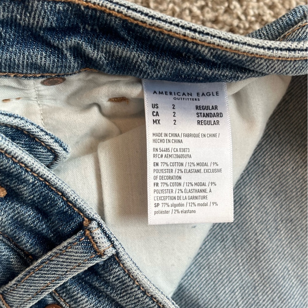 American Eagle Outfitters Distressed Blue Jeans - Picture 3 of 5